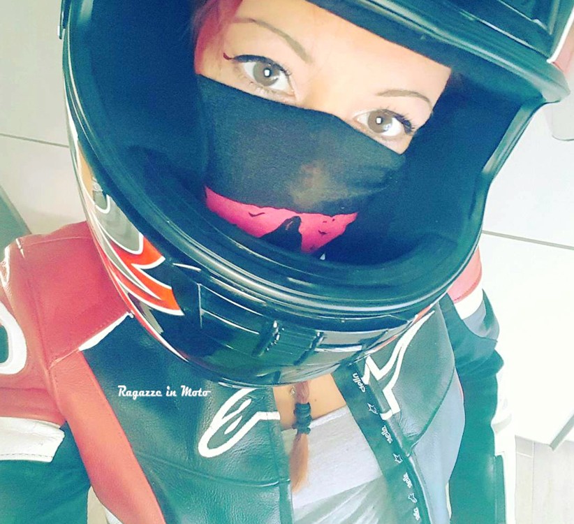 chiara_ragazze_in-moto