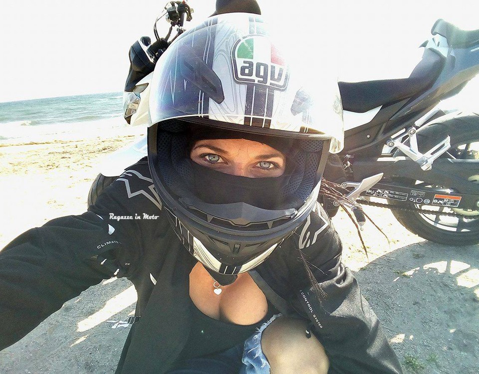 luana_ragazze-in-moto