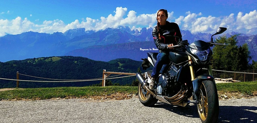 sara_ragazze_in_moto