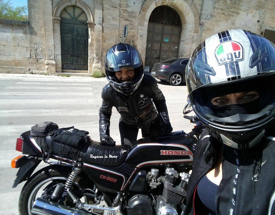 simona_ragazze_in-moto