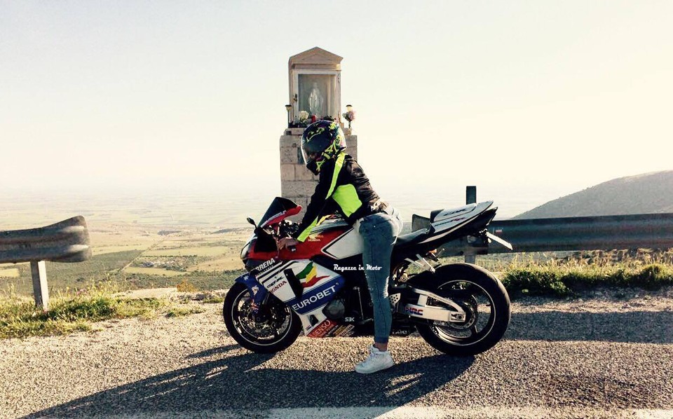 valeria_ragazze_in_moto