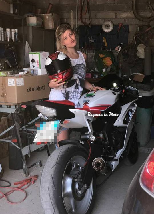 cristina_ragazze_in_moto