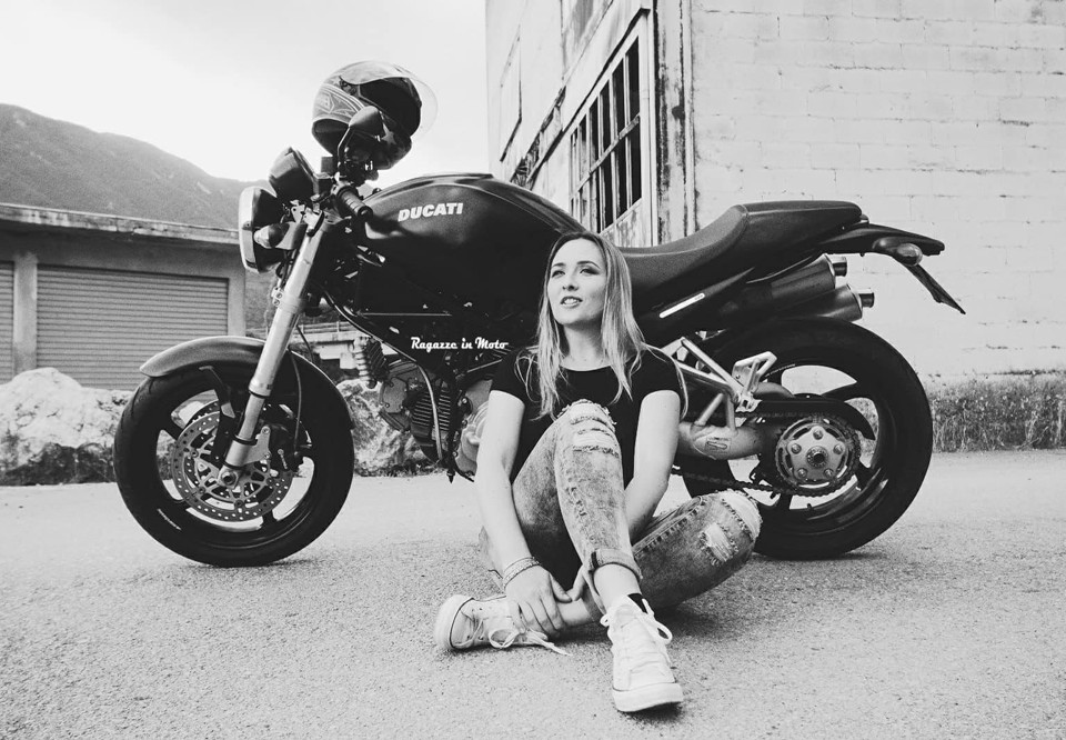 eleonora_ragazze_in-moto