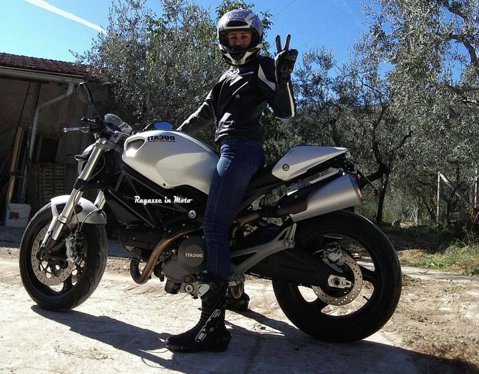 eleonora_ragazze_in_moto