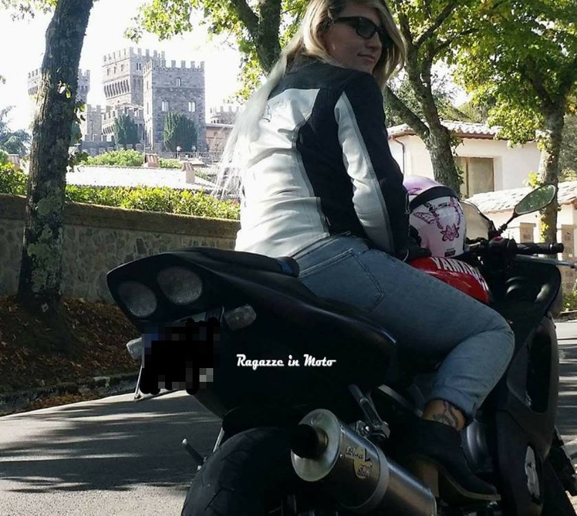 elisa_ragazze_in_moto