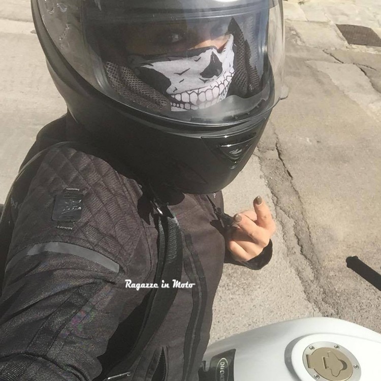 giada_ragazze_in-moto