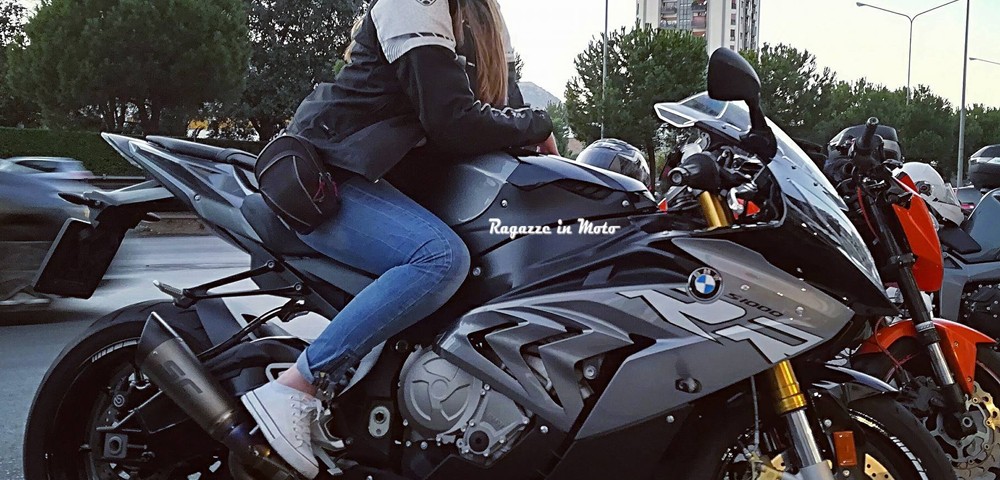 maria_giovanna_ragazze_in_moto