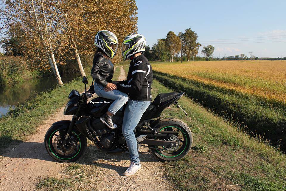 marina_ragazze_in_moto