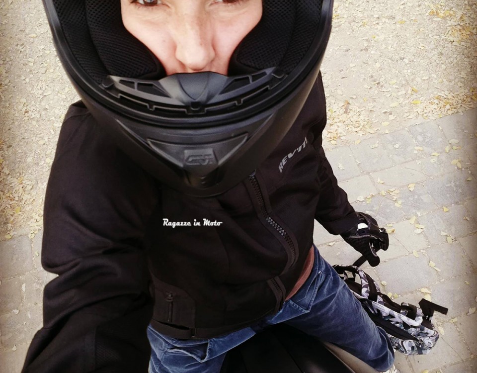 simona_ragazze-in_moto