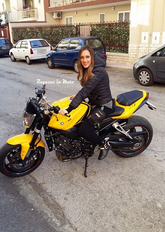 anna_ragazze_in-moto