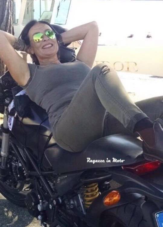anna_ragazze_in_moto