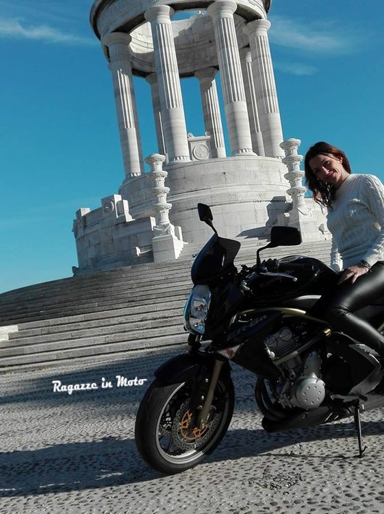 erika_ragazze_in_moto