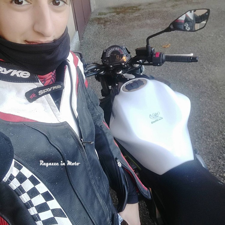 veronica_ragazze_in_moto