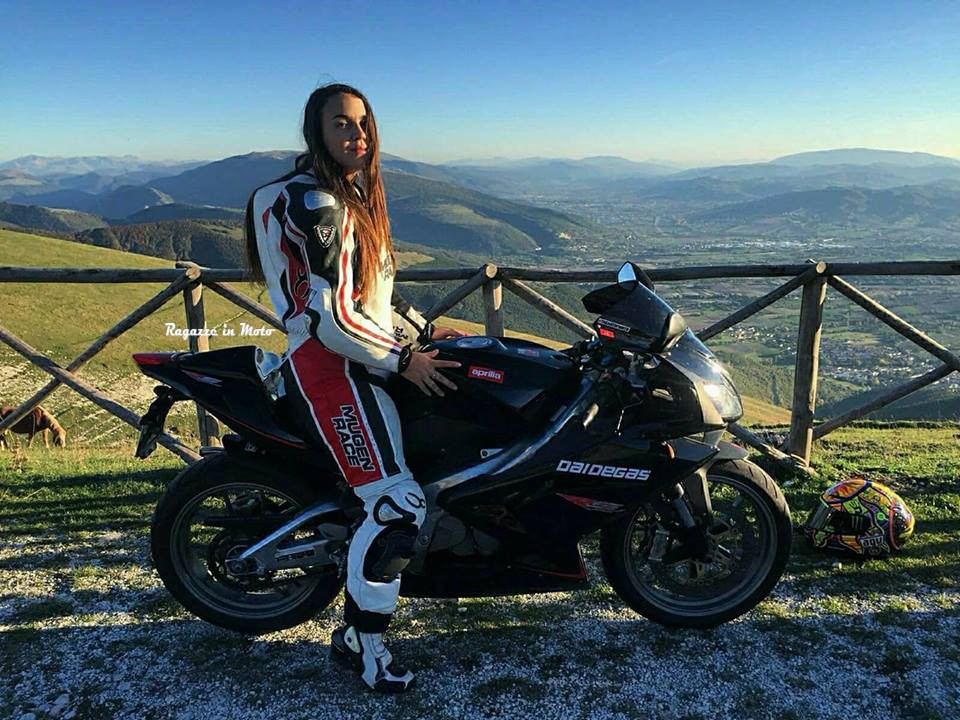 chiara_ragazze_in_moto