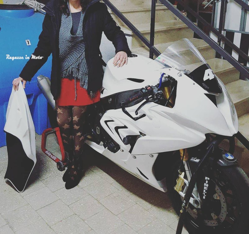 lara_ragazze-in_moto