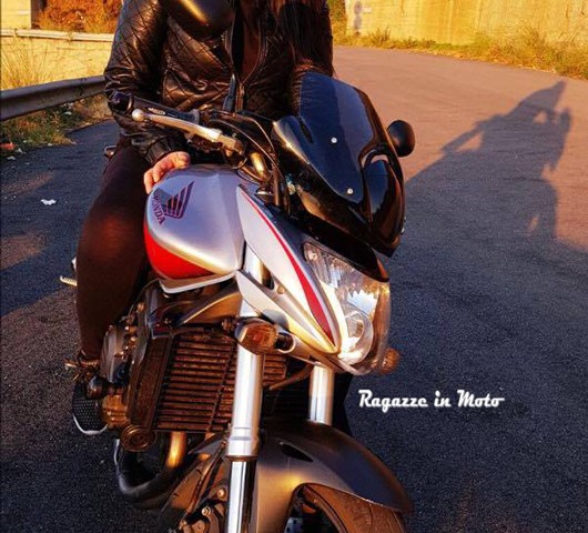 luisa_ragazze_in_moto