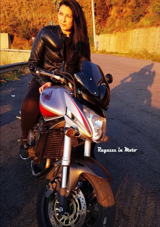 luisa_ragazze_in_moto