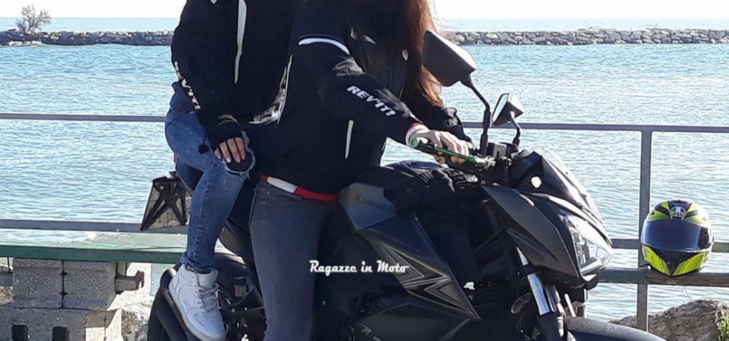 sara_ragazze_in-moto