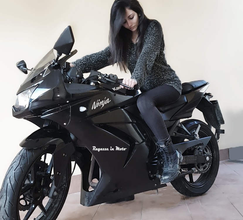 ellison_ragazze_in_moto