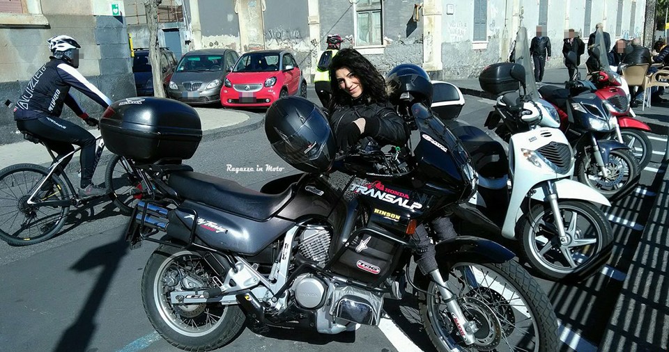 enza_ragazze_in_moto