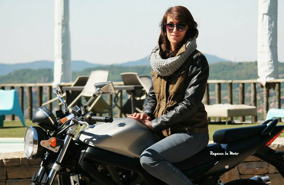 laura_ragazze_in_moto