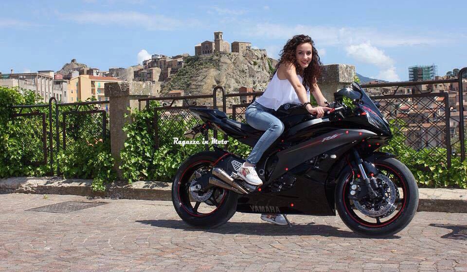 Elena_ragazze_in_moto_miniconcorso