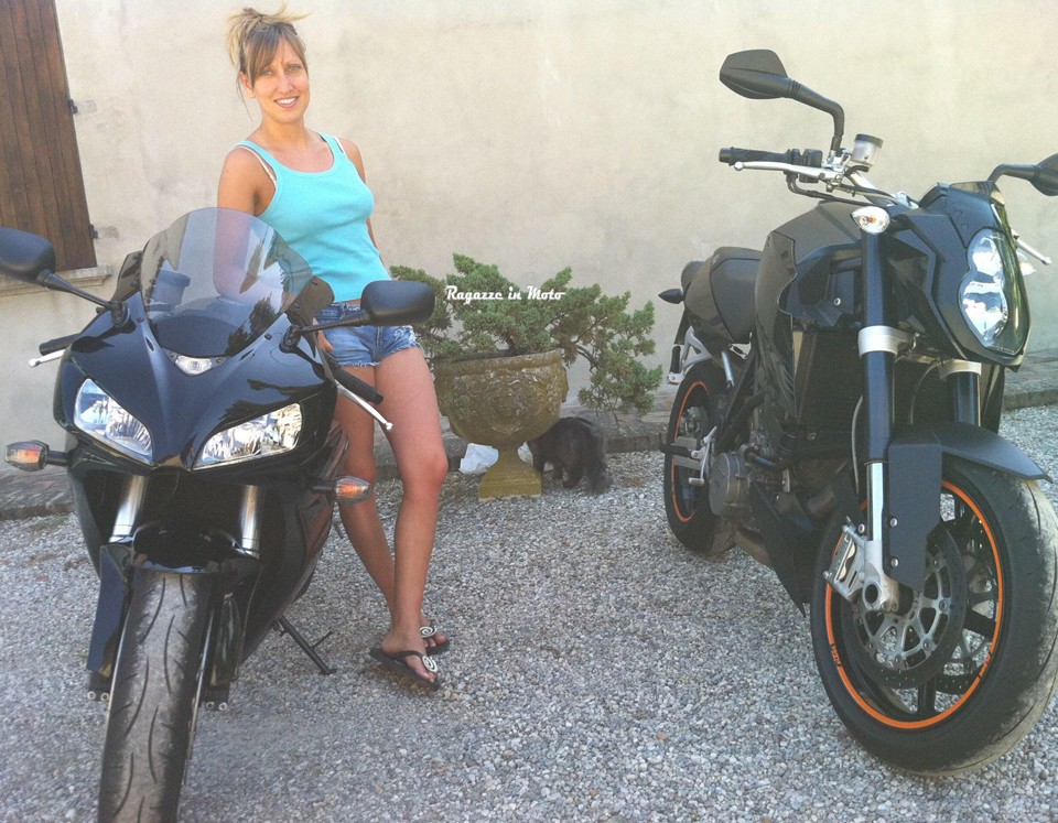 Elisa_ragazze_in_moto