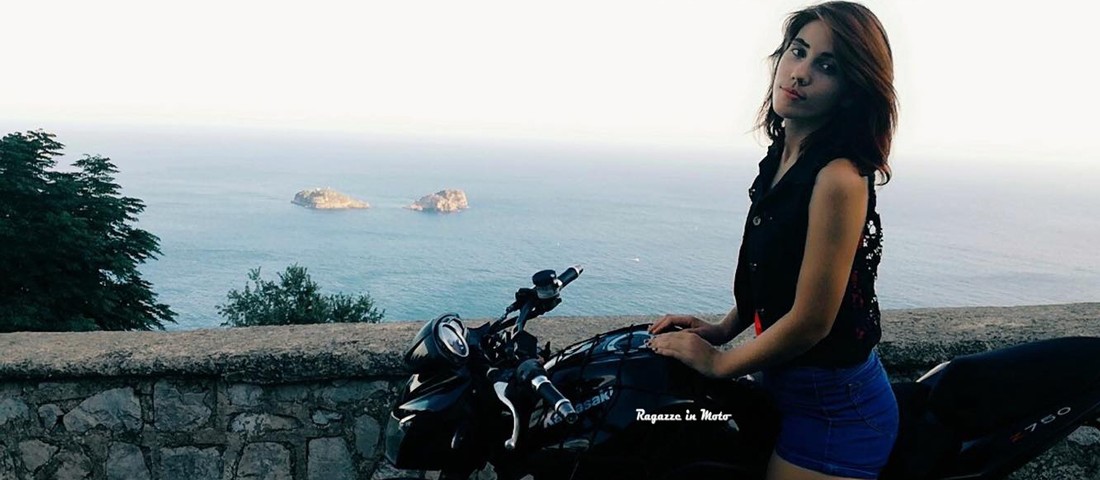 alexandra_ragazze-in_moto