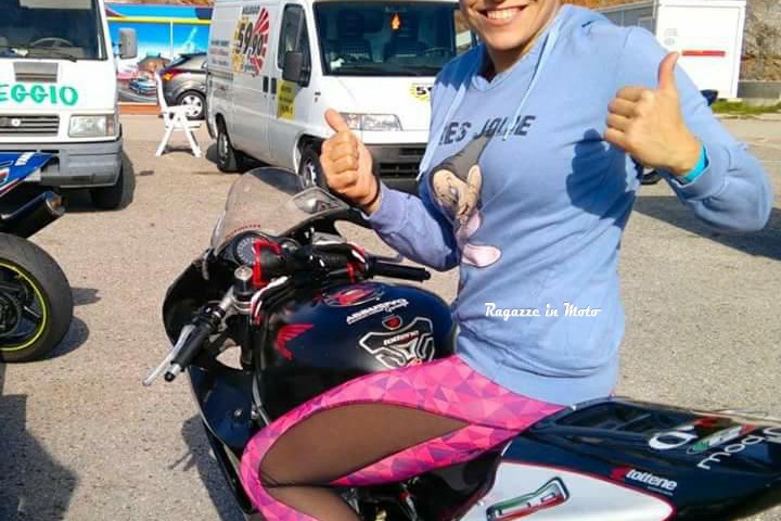 andrea_ragazze-in_moto