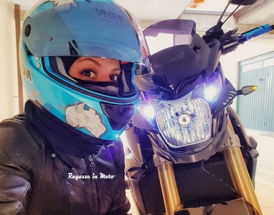 clara_ragazze_in_moto