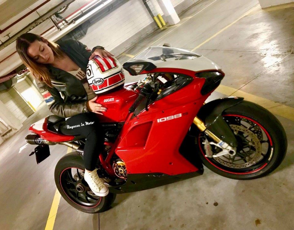 essira_ragazze_in_moto