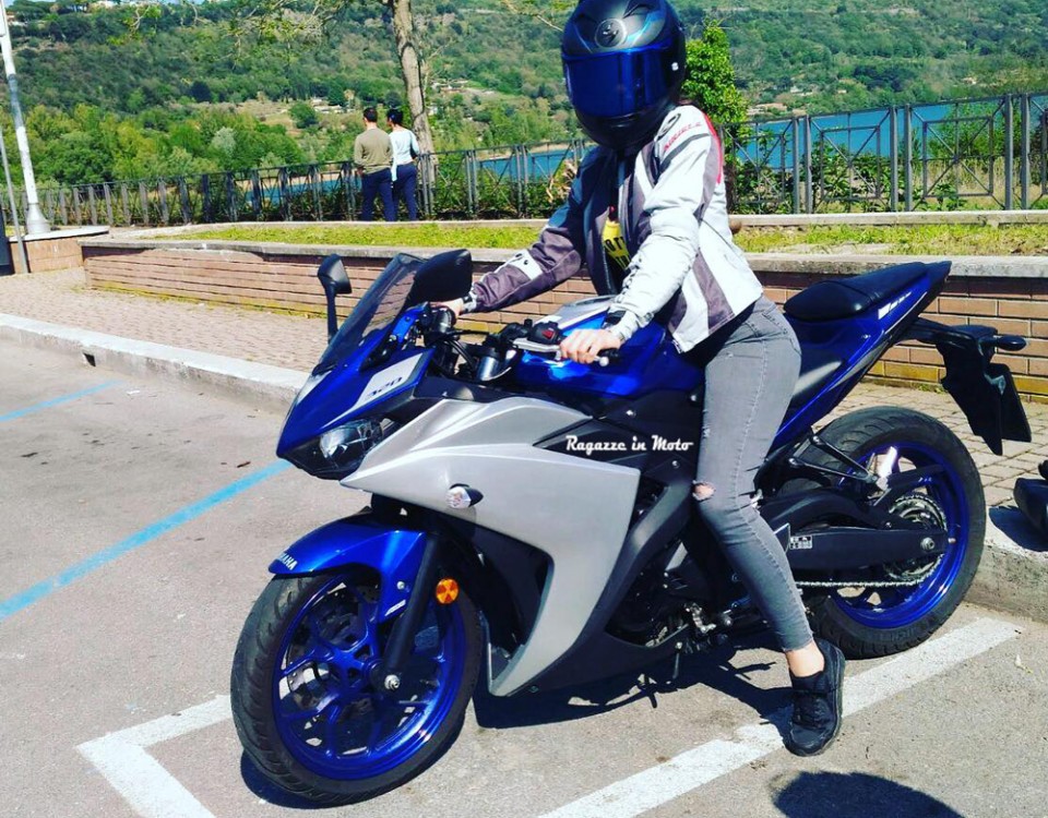 laura_ragazze-in_moto