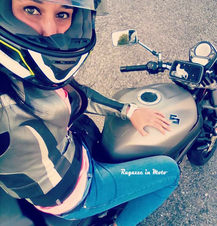 laura_ragazze_in_moto