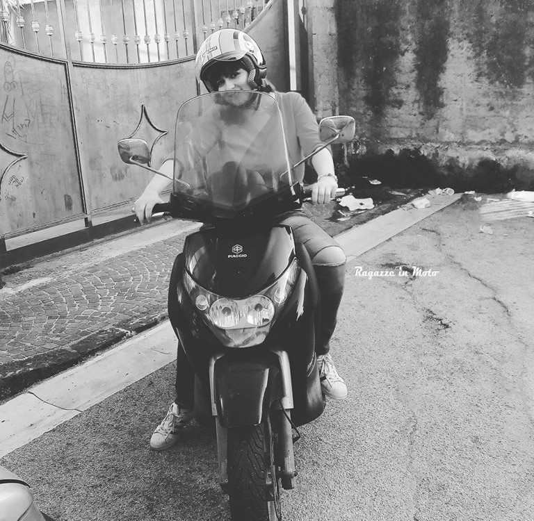 sabrina_ragazze_in_moto