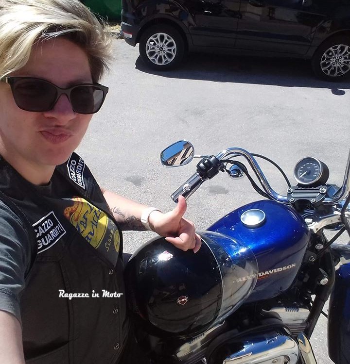 valentina_ragazze-in_moto