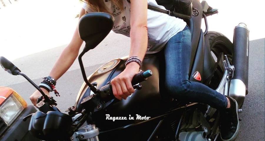 cri_ragazze_in_moto