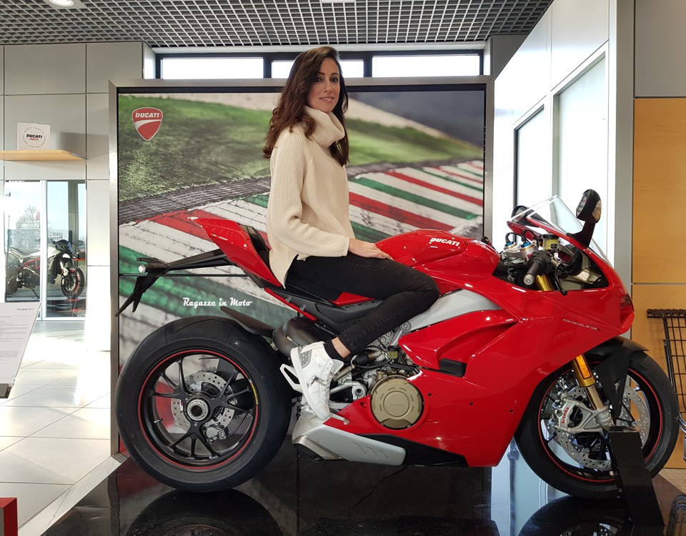 eleonora_ragazze-in_moto