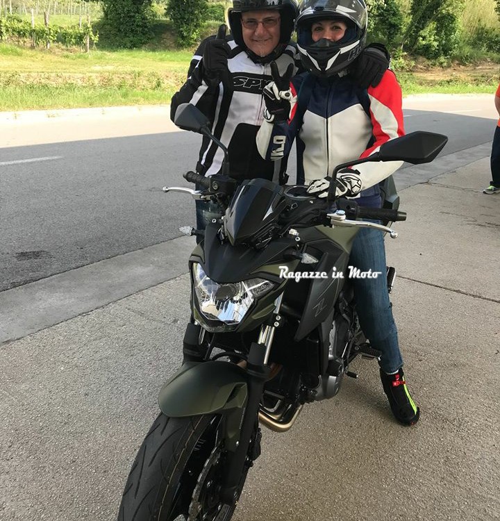 elisa_ragazze_in_moto