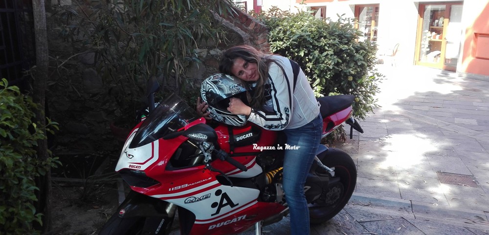 noemy_ragazze_in_moto