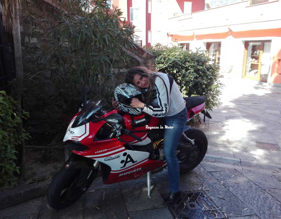 noemy_ragazze_in_moto