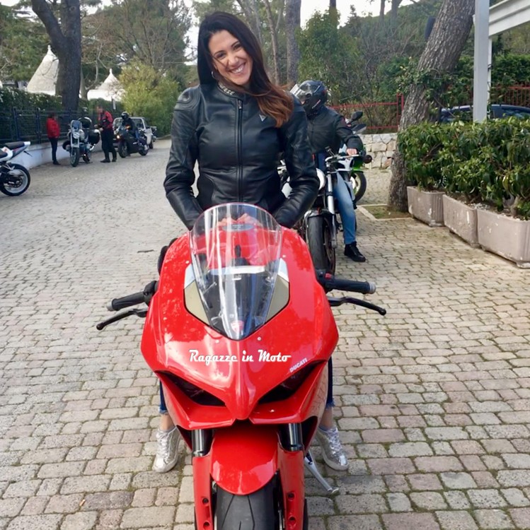 vittoria_ragazze_in_moto