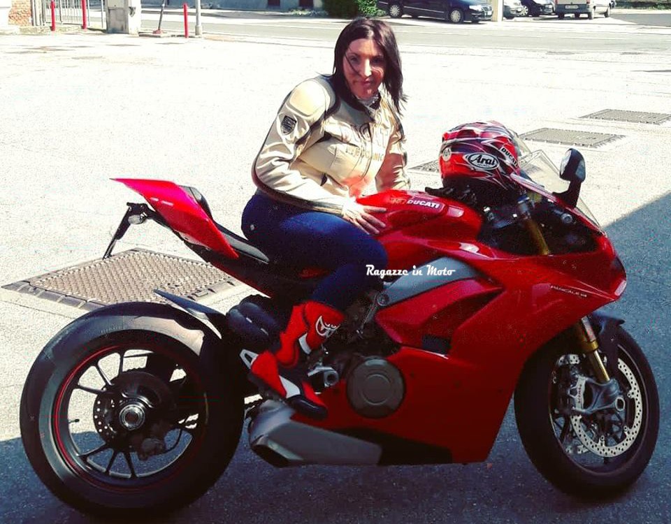 emanuela_ragazze-in-moto