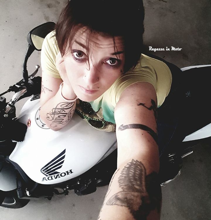 flora_ragazze_in_moto