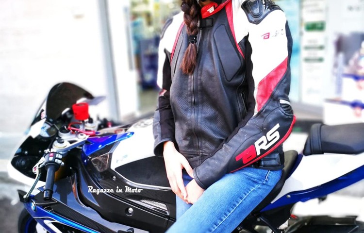 giulia_ragazze_in-moto