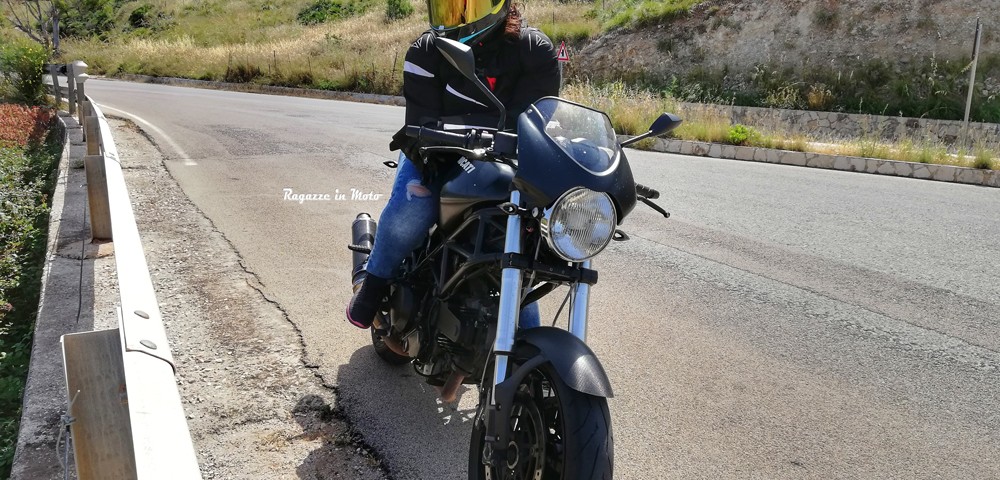 jessica_ragazze_in_moto