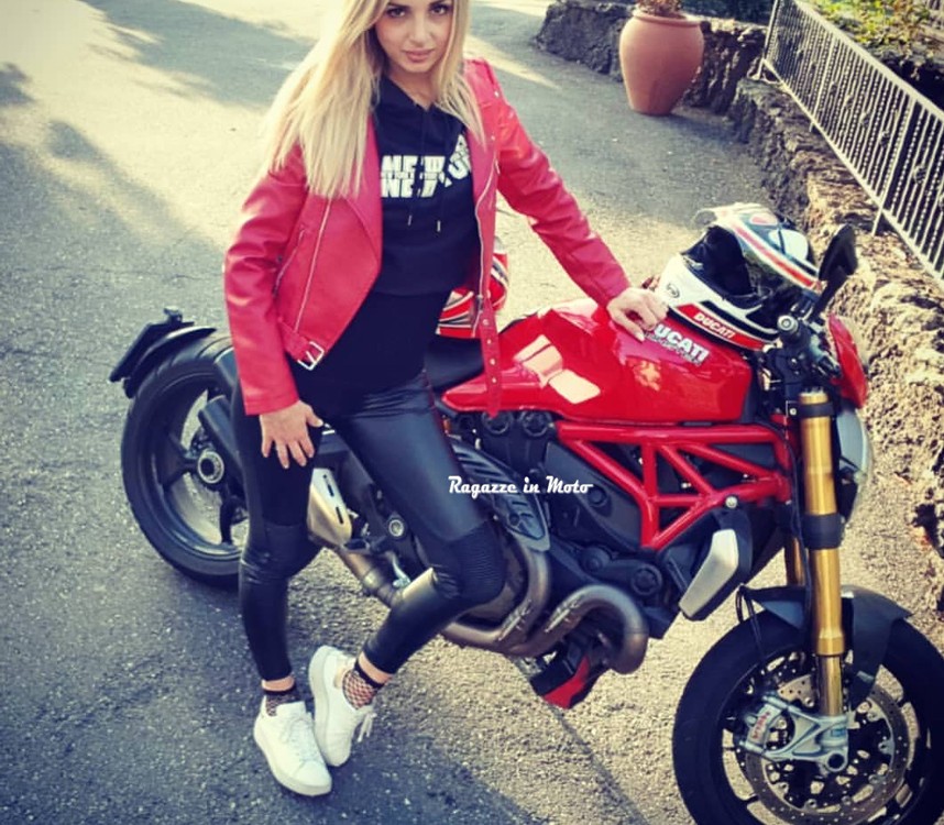 karla-ragazze-in-moto