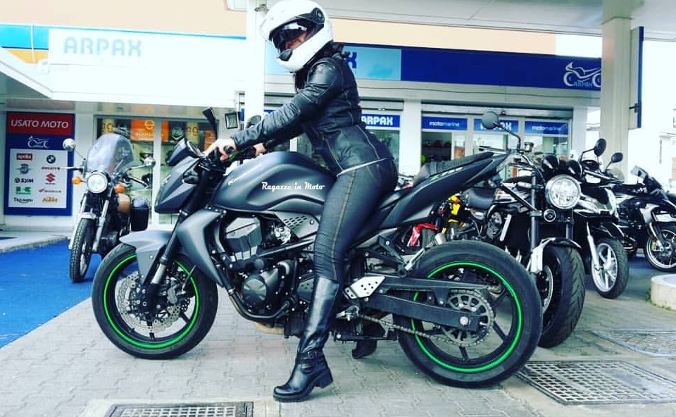 ketty_ragazze_in-moto