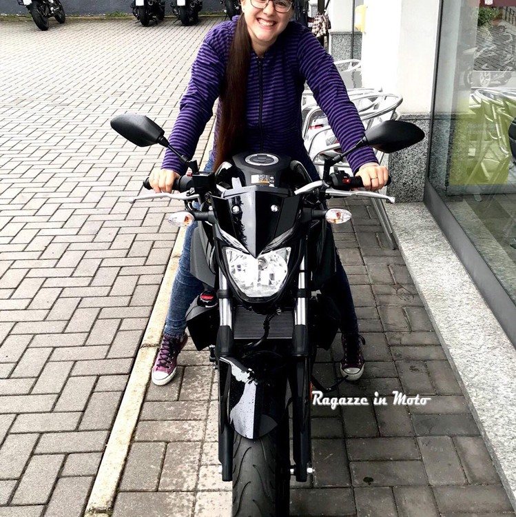 melania_ragazze_in-moto