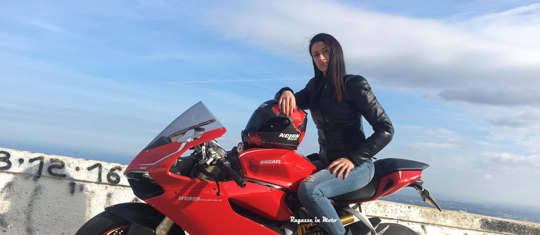 vittoria_ragazze_in_moto