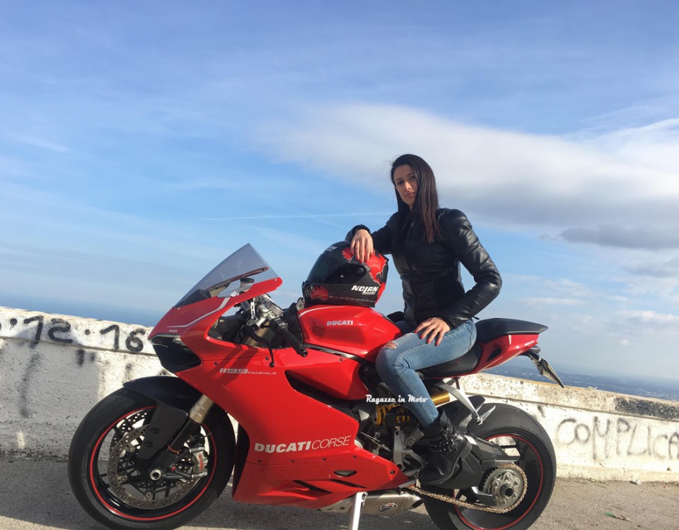 vittoria_ragazze_in_moto